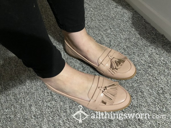1 Year Old Dusty Pink Patent Flats. Size 8.