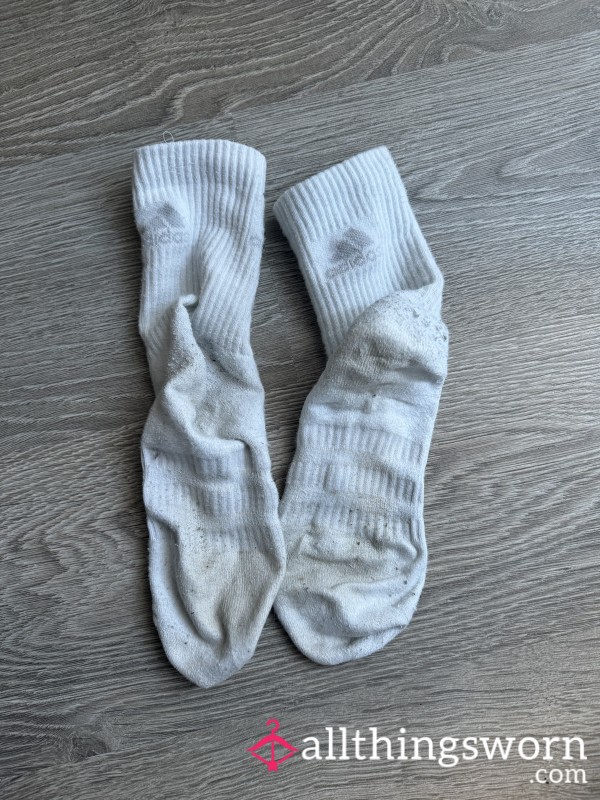 10hr Wear White Crew Socks With Imprints