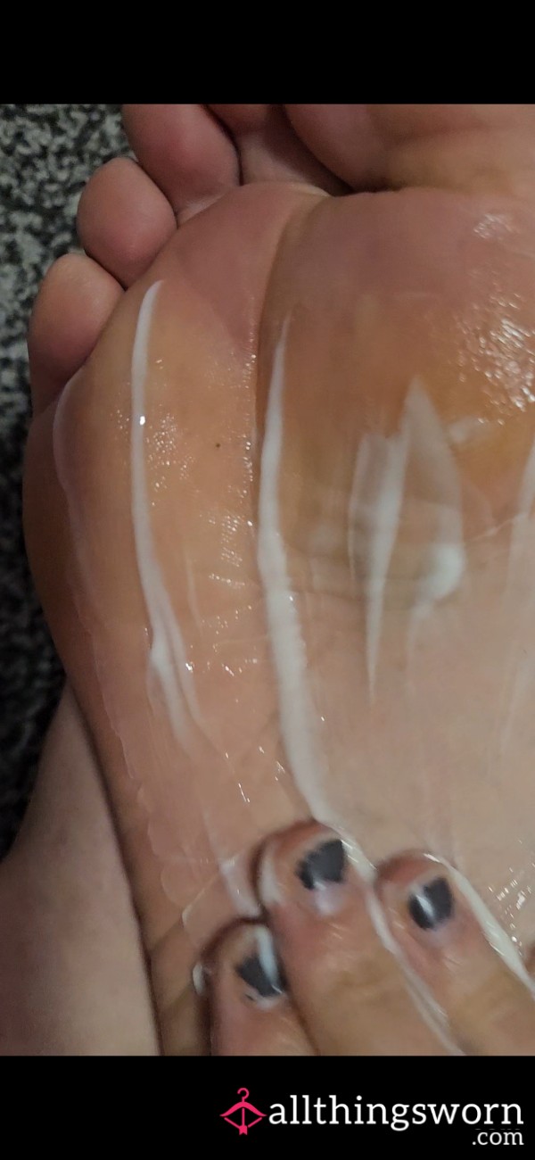 3 Minutes Of Me Moisturising My Feet With Sound!