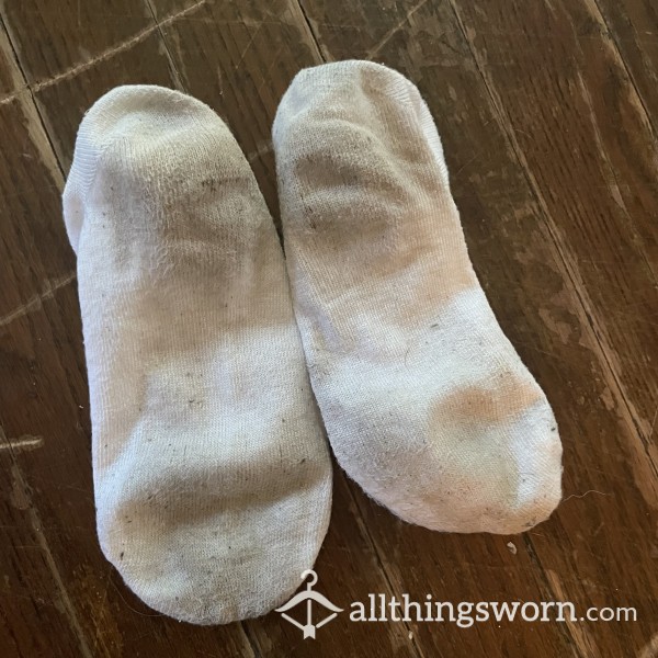 ***PENDING*** 4 Days Pre-worn 💦 Stinky White Cotton Ankle Socks 👣🥵 Ready To Ship 📦