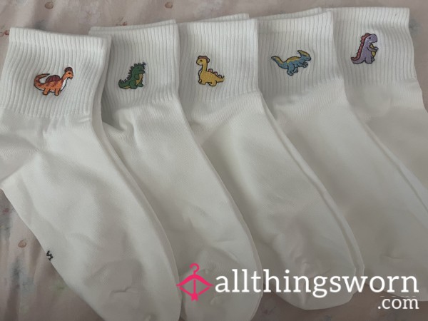 5 Dinosaur White Socks 🦕