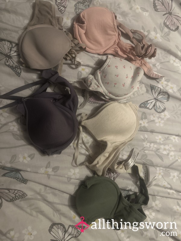 6x B Cup Bras (18) Asian / Caribbean Young Lady