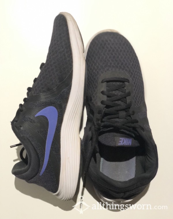 👟Black And Purple Nike Tennis Shoes 👟