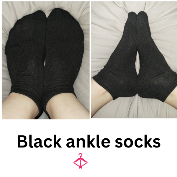 BLACK ANKLE SOCKS