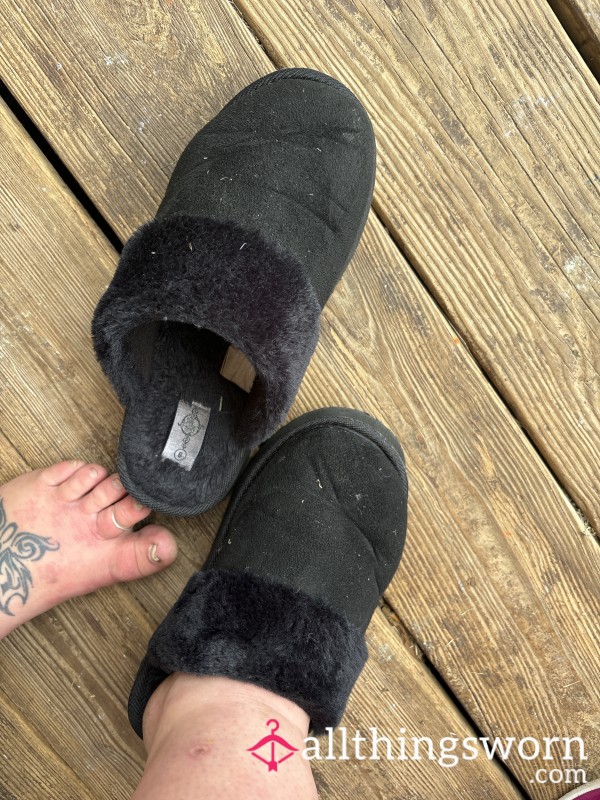 Black Fuzzie Slippers