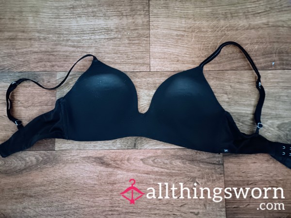 Black Non Wired Plunge Bra.