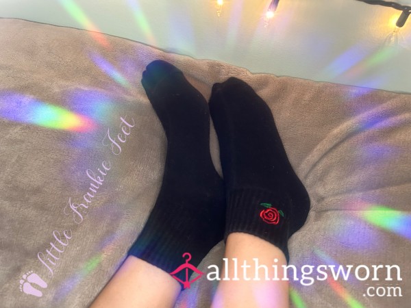 🌹 Black Rose Socks - FREE Shipping