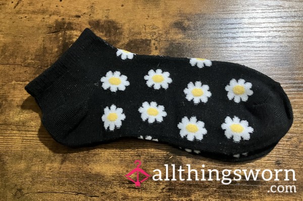 Black Thin Ankle Socks W/ White & Yellow Daisies - Includes US Shipping & 24 Hr Wear