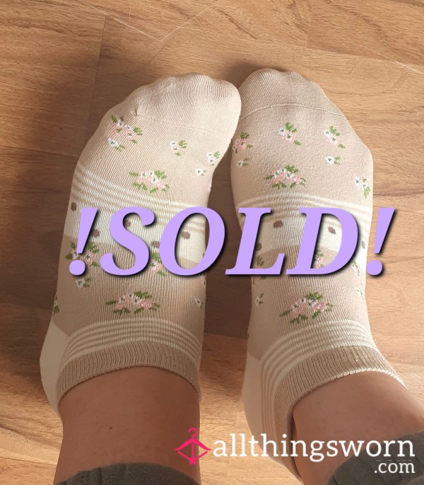 🌸🤎 Brown Cotton Socks With Flower Pattern 🤎🌸