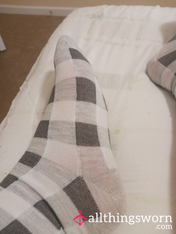 Checkered Feet