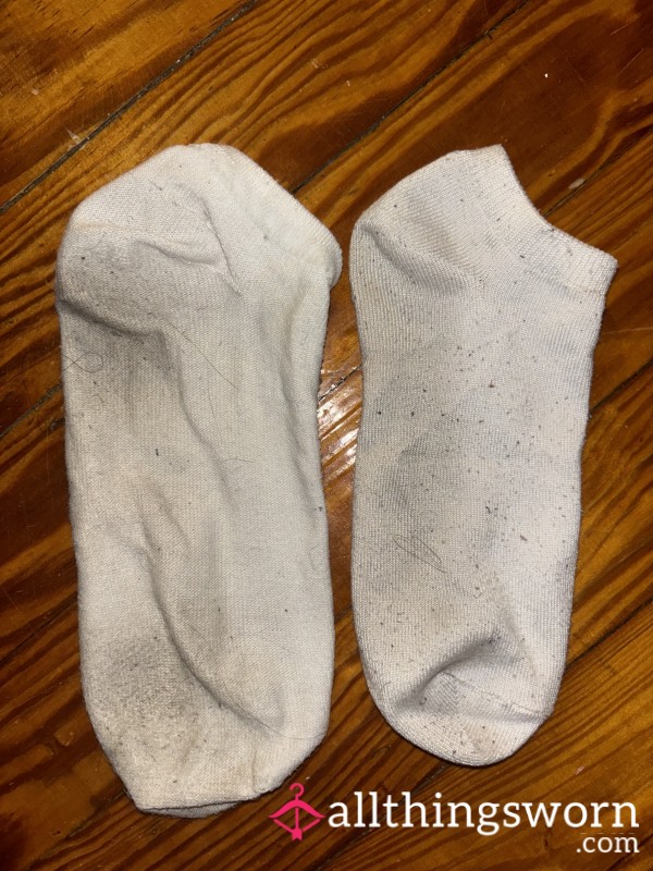 Dirty White Socks Latina