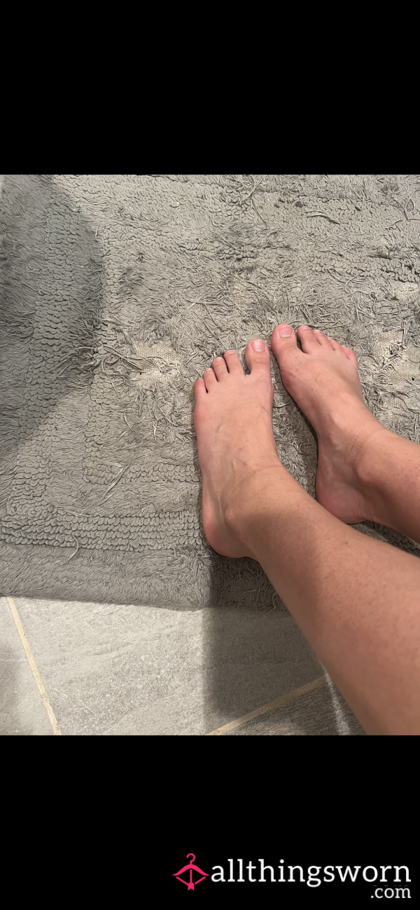 Feet Pictures With No Polish