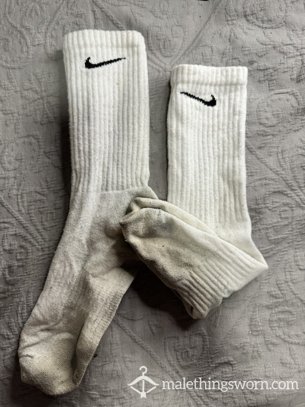 MUSKY NIKE SOCKS 🔥