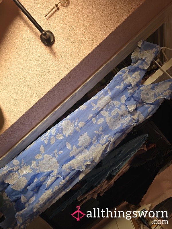 Flowy Blue And White Flor*l Size 8 Dress!