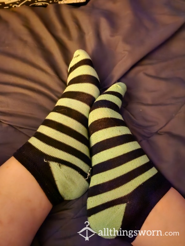 🖤 Green & Black Striped Ankle Socks -- 1 Week Wear 🖤