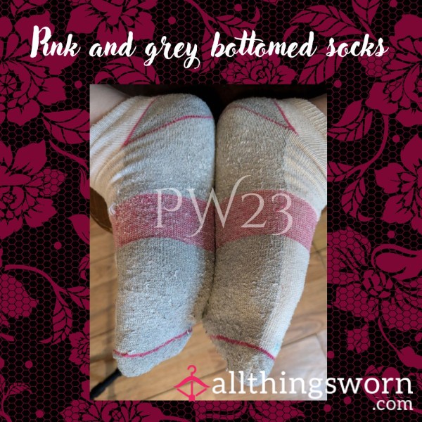 Grey And Pink Bottomed Ankle Socks