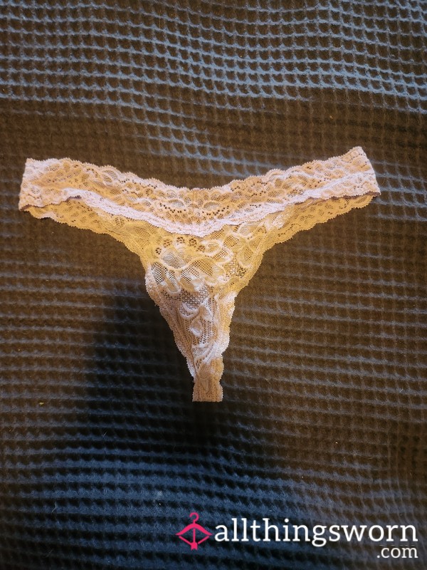 Lavender Lace Thong (NoBo)