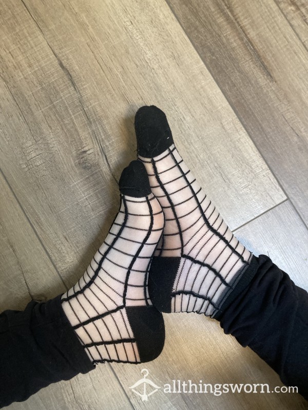 Mesh Grid Socks