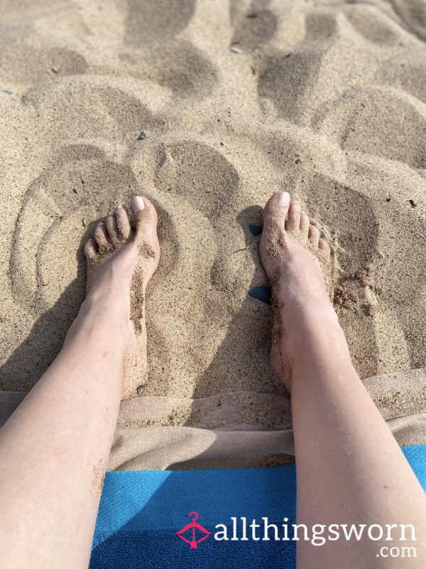 🤩NEW🤩 My Feet In The Sand At The Beach. 9 Photos 📸