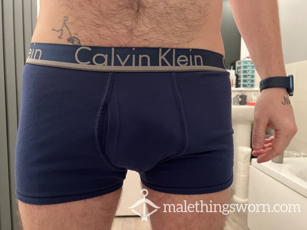 Navy Calvin Klein Size M