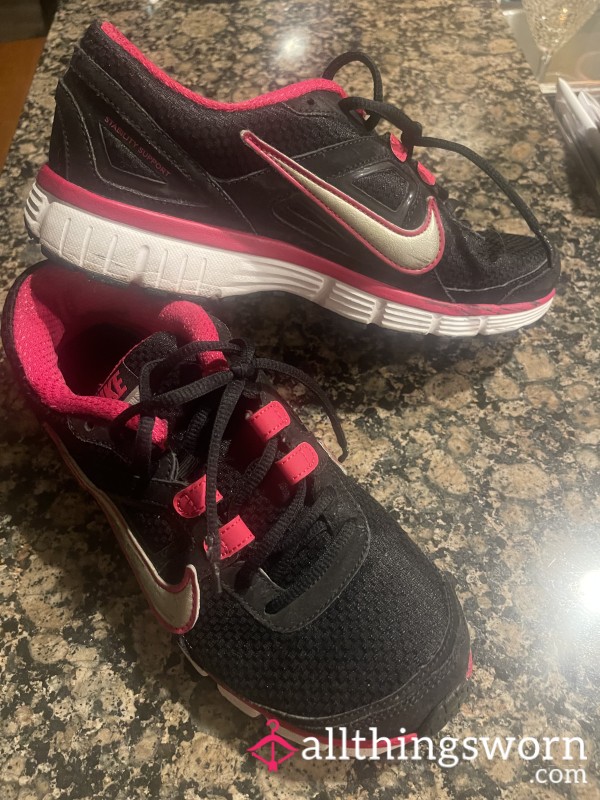 Nike Black & Pink Well Used Sneakers