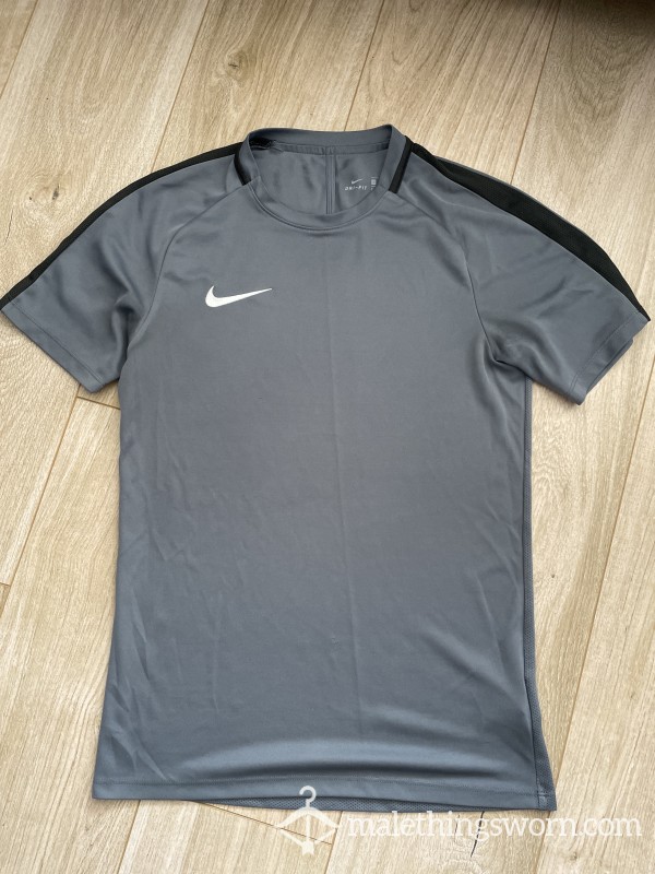 Nike Gym Top