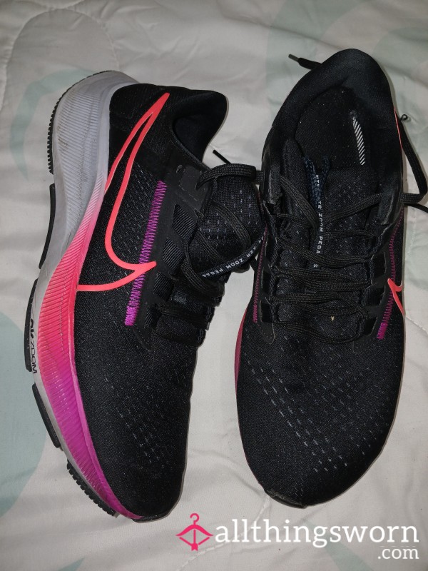 Nike Zoom Woman's Sz  10. Barely Worn