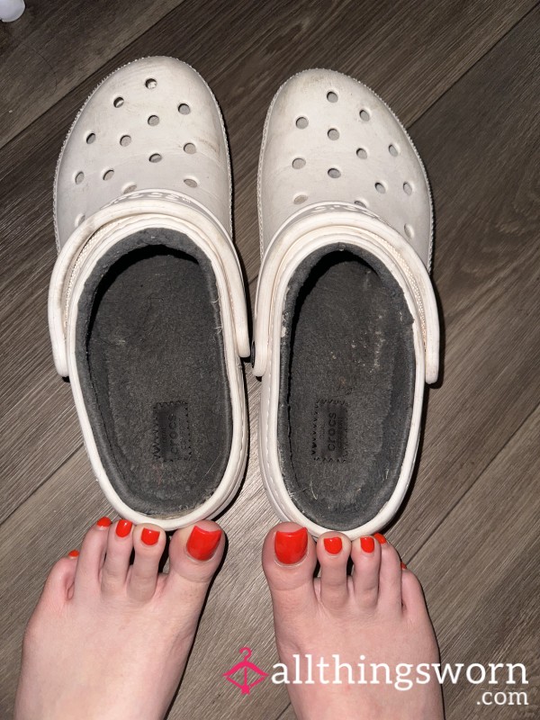 💦 Old White Worn Out Crocs ** FREE SOCKS & NUDE DRIVE WITH PURCHASE ** 💦