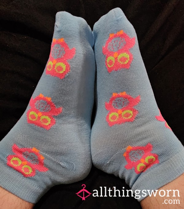 BBW Periwinkle Ankle Socks With Colorful Owls