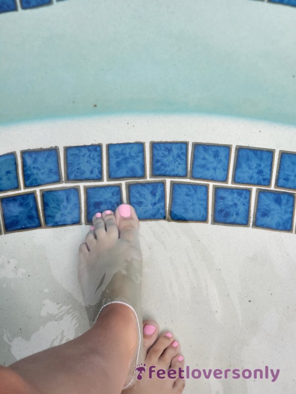 Pool Time With Pretty Pink Toes