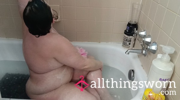 Pre Made Video Content: Watch Me Take A Bath & Shave My Legs