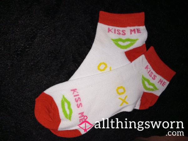 Red 💋 Kiss Me Socks