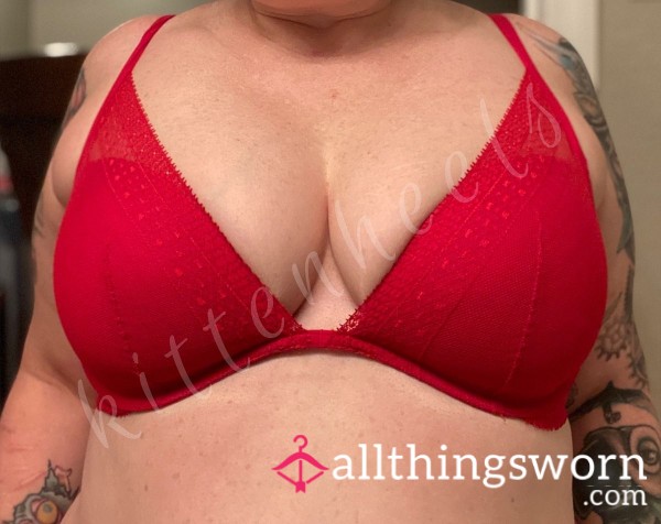 Red VS Bra