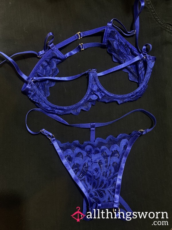 Royal Blue, Lace Lingerie Set! T*tty Cut Out!