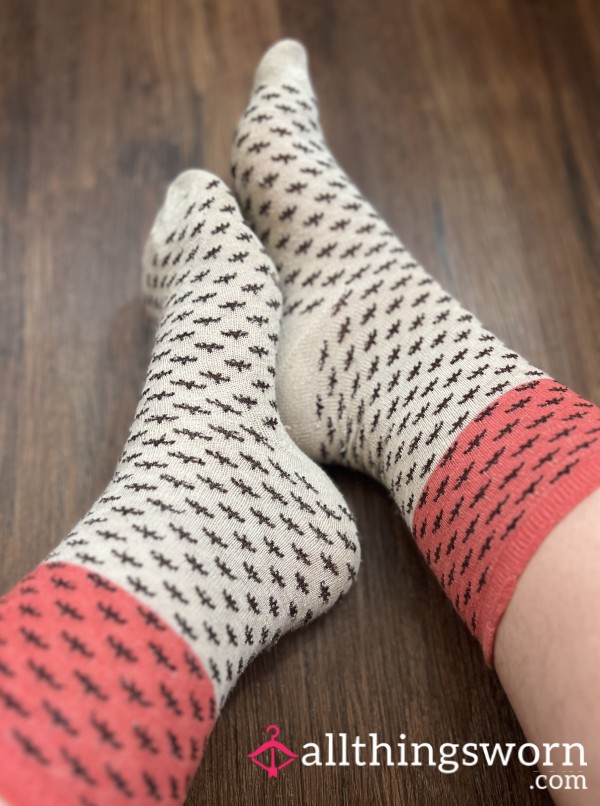 Salmon/White Dotted Socks