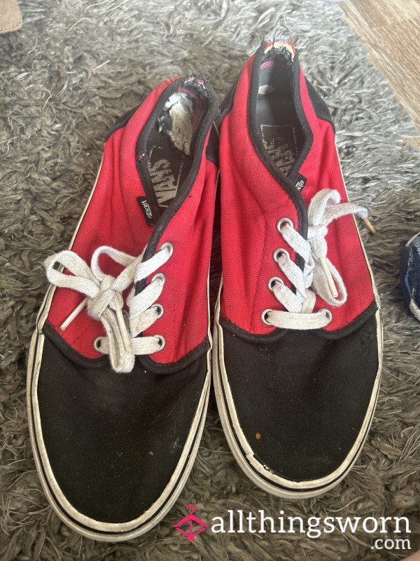 Size 10 Woman Vans Red And Black Used And Abused