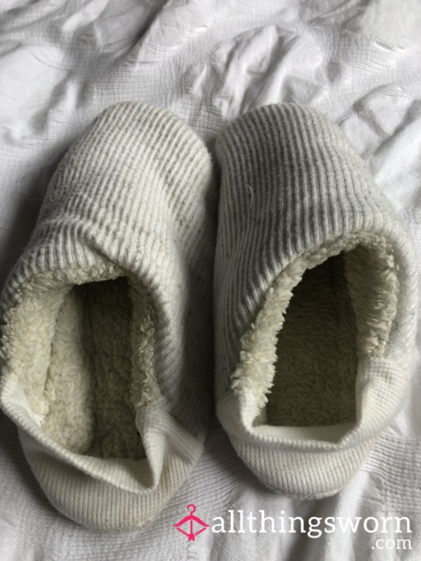 Slippers Size UK 7