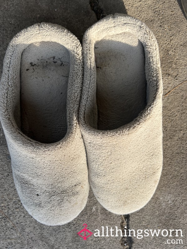 Smelly Dirty Slippers Comes With Seven Day Wear