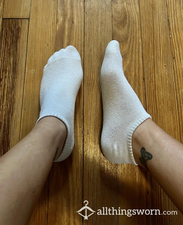 Well Worn Thin White Ankle Socks