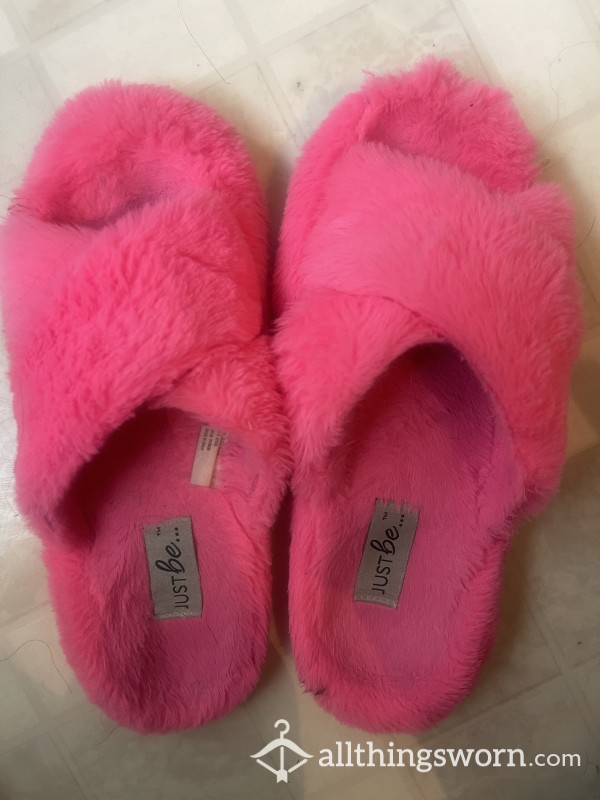 USED SMELLY Soft Wet Pink Slippers
