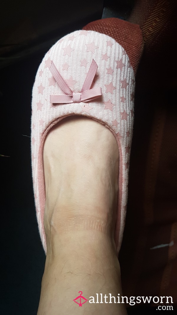 Stinky Pink Slippers Size 8