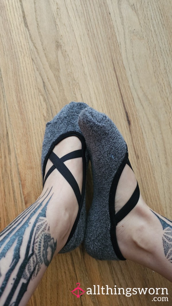 Super Cute Low Cut Gray Strappy Ankle Socks