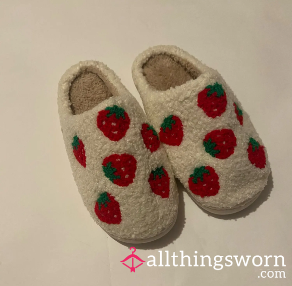 ❤️🎀 Sweaty Used Fluffy Slippers, Slippers For Sale, Size 4 Slippers, Kawaii Smelly Socks.❤️🎀