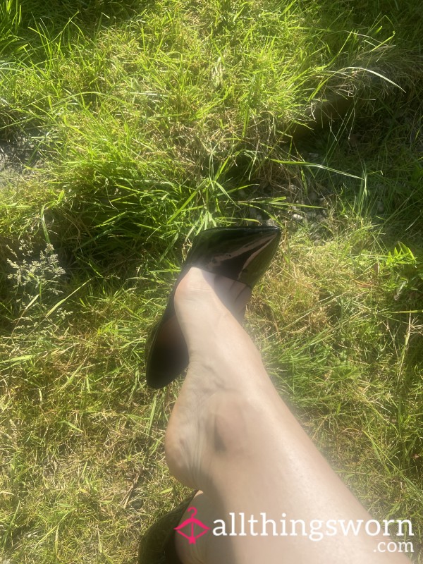 Feet In A Park 😉🥵