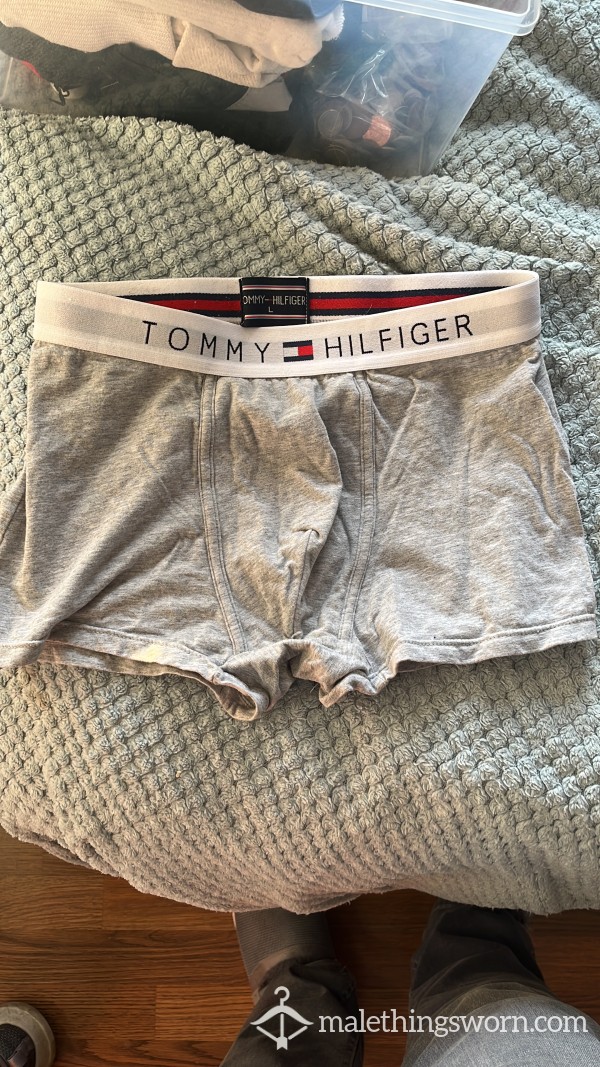 Tommy Hilfigure Size Large