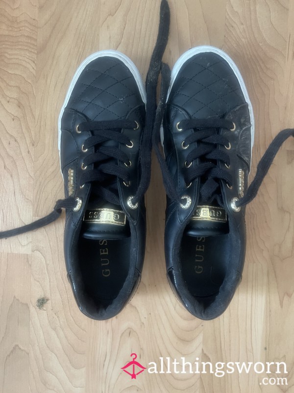 USED BLACK GUESS LEATHER SNEAKERS