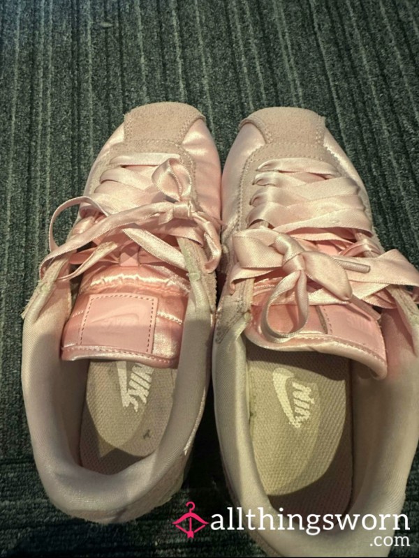 🌸 Very Special Cute And Well Worn Pink Trainers 🌸