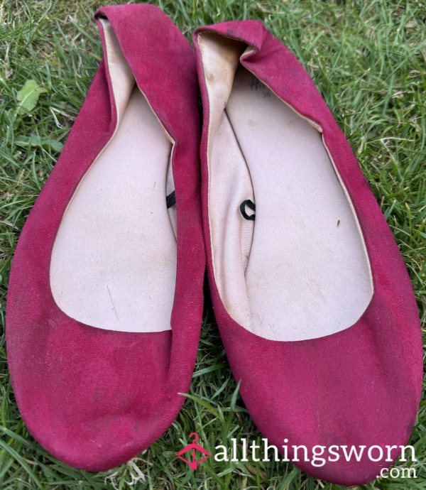 Very Well-worn And Trashed Size 5 UK Red Ballet Flats Pumps ❤️