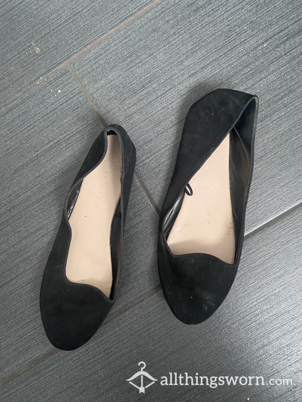 Very Worn Size 6 Pair Of Flats Smells Of Feet 🦶