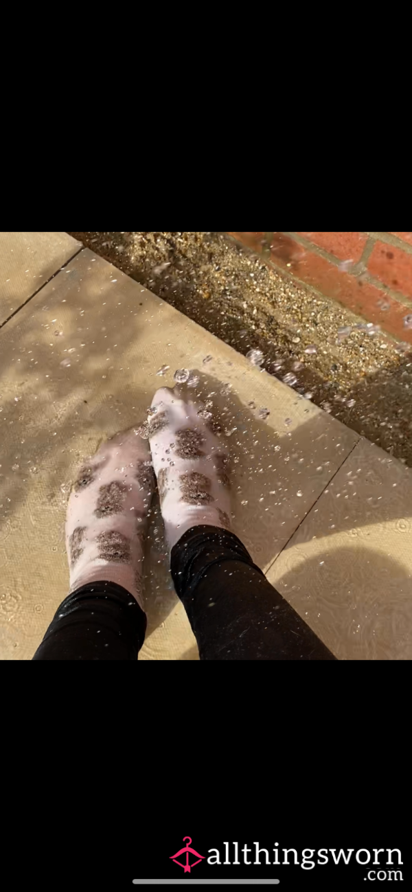 Wet Feet Outside